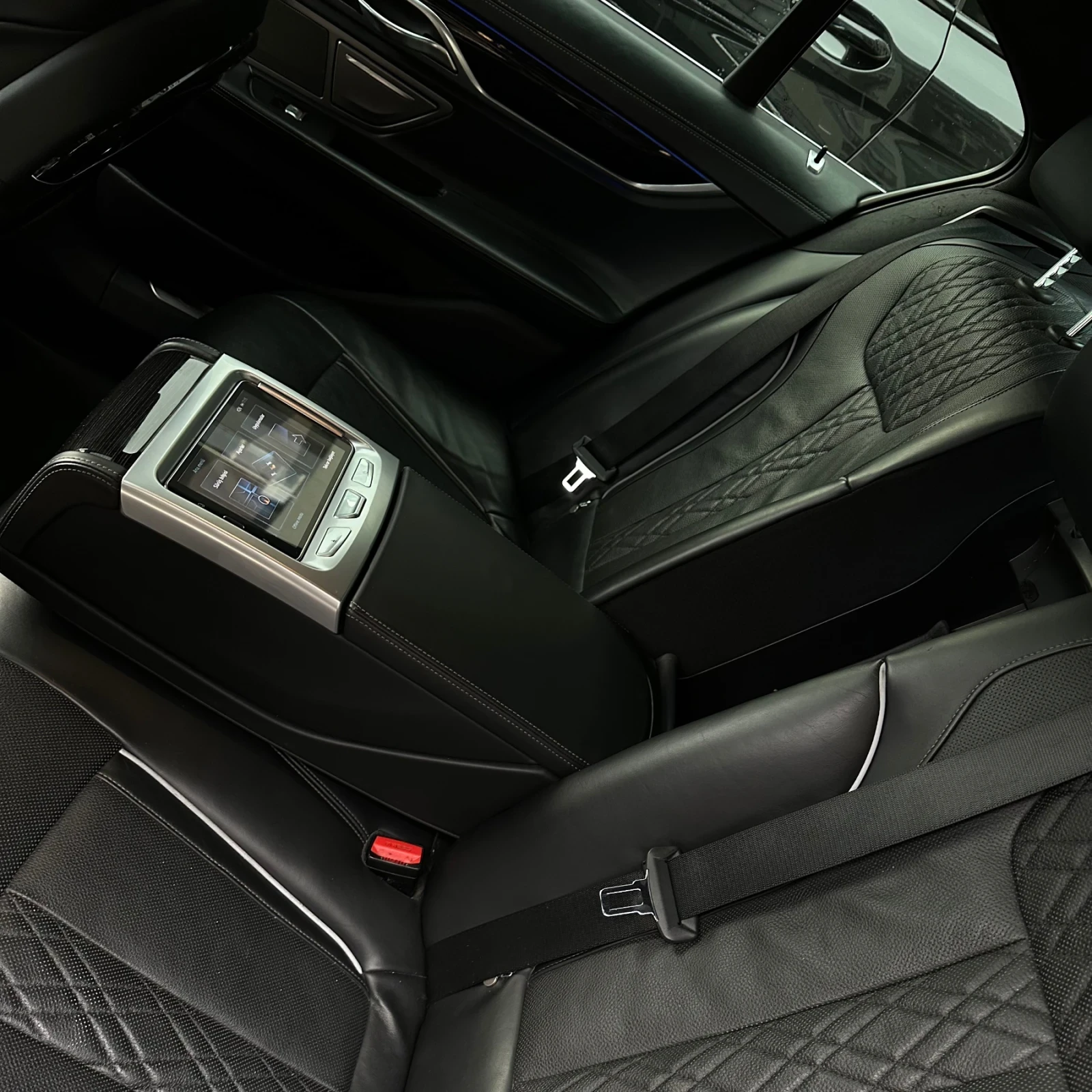 BMW 740 xDrive* *   * *  | Mobile.bg   13