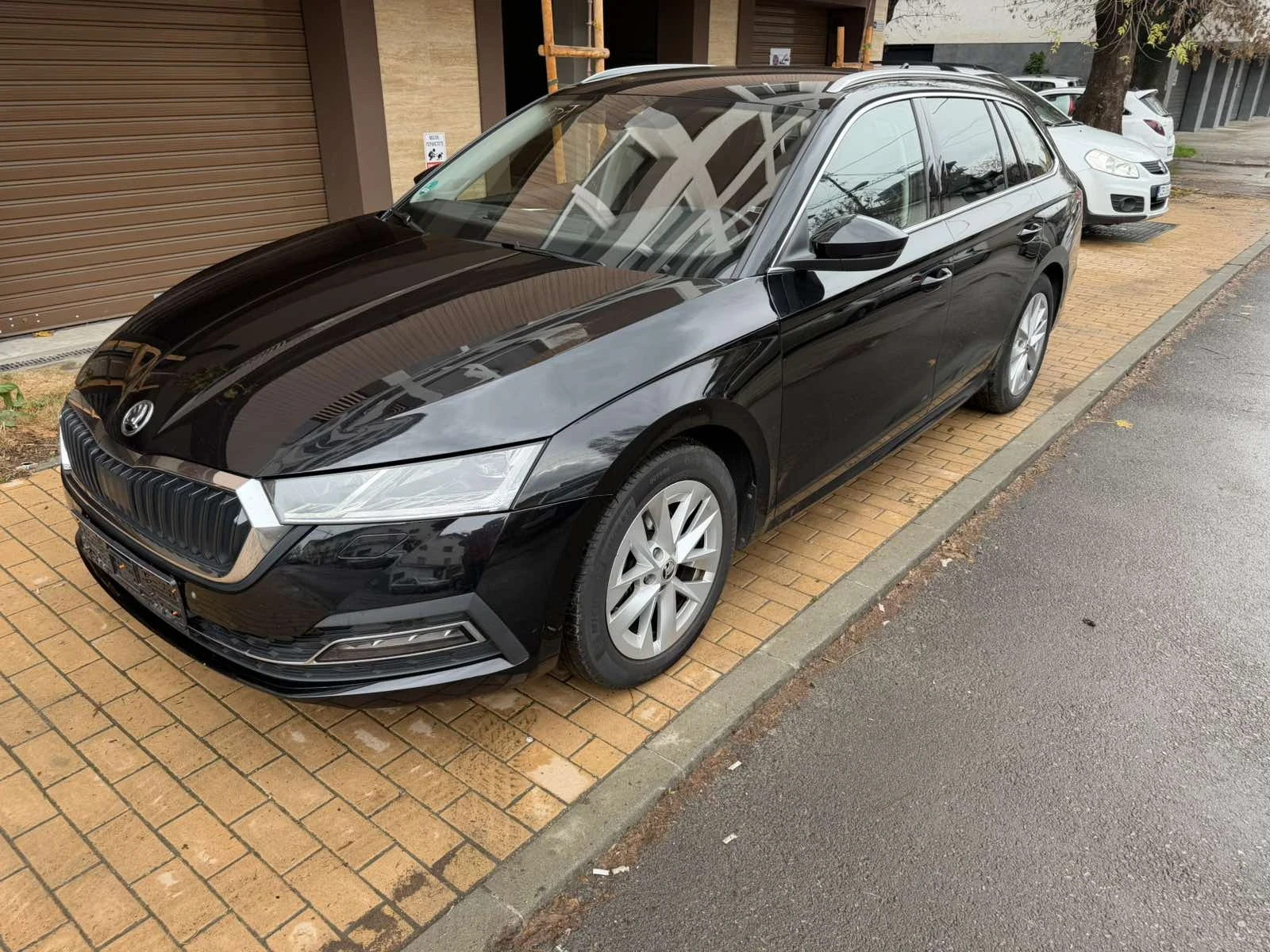 Skoda Octavia Style 2.0 diesel 150 к.с. DSG - изображение 2