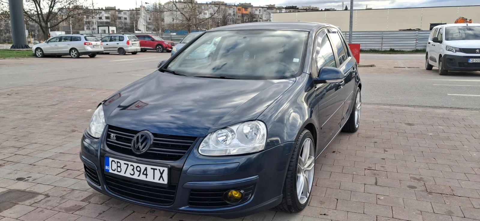 VW Golf 1.6газ, снимка 8 - Автомобили и джипове - 53610015