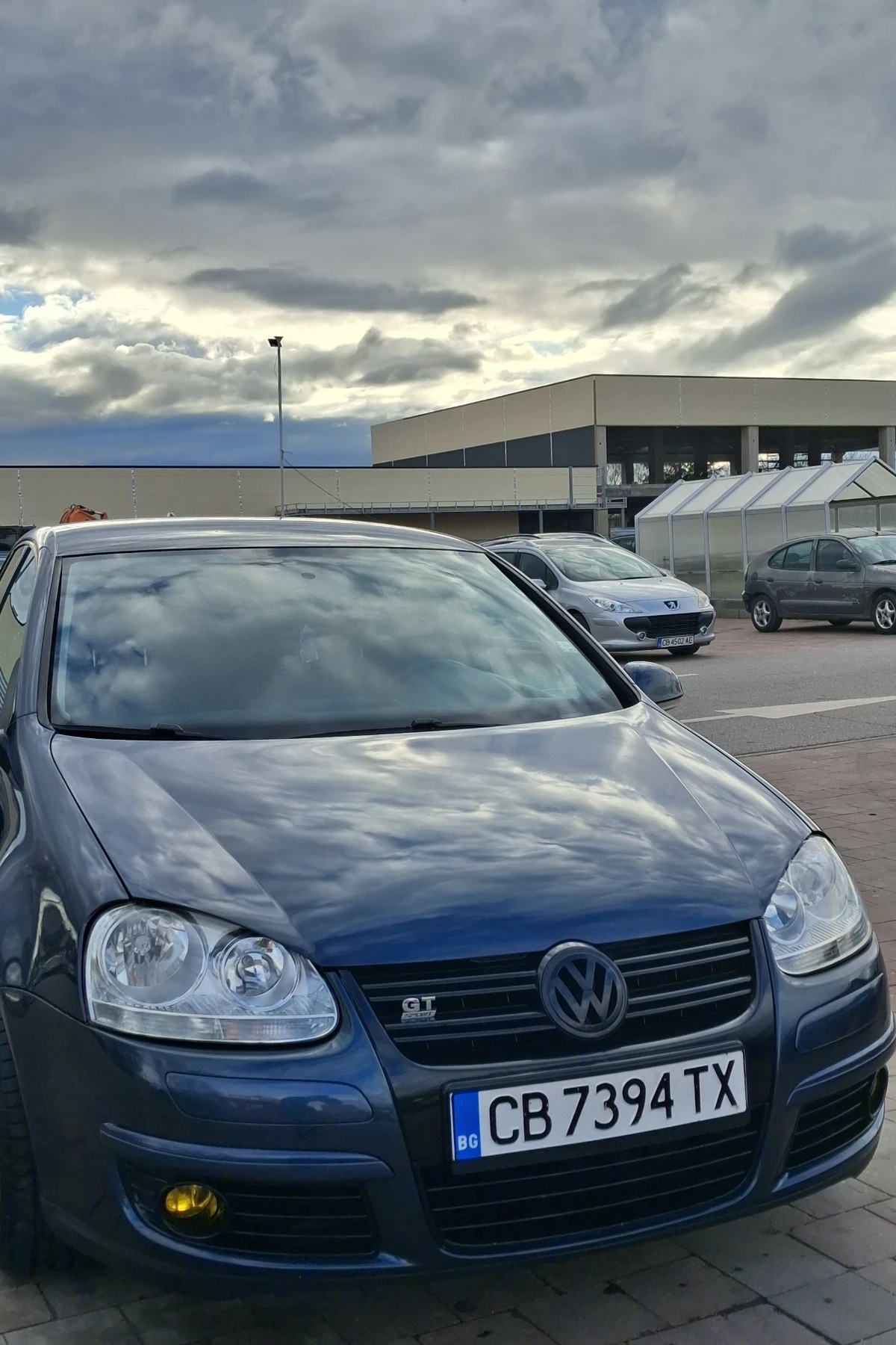 VW Golf 1.6газ, снимка 10 - Автомобили и джипове - 53610015