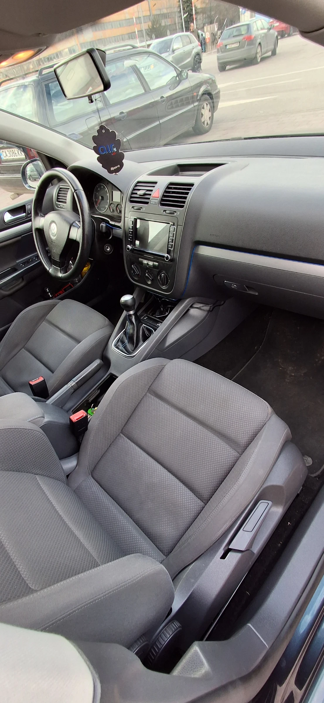 VW Golf 1.6газ, снимка 15 - Автомобили и джипове - 53610015