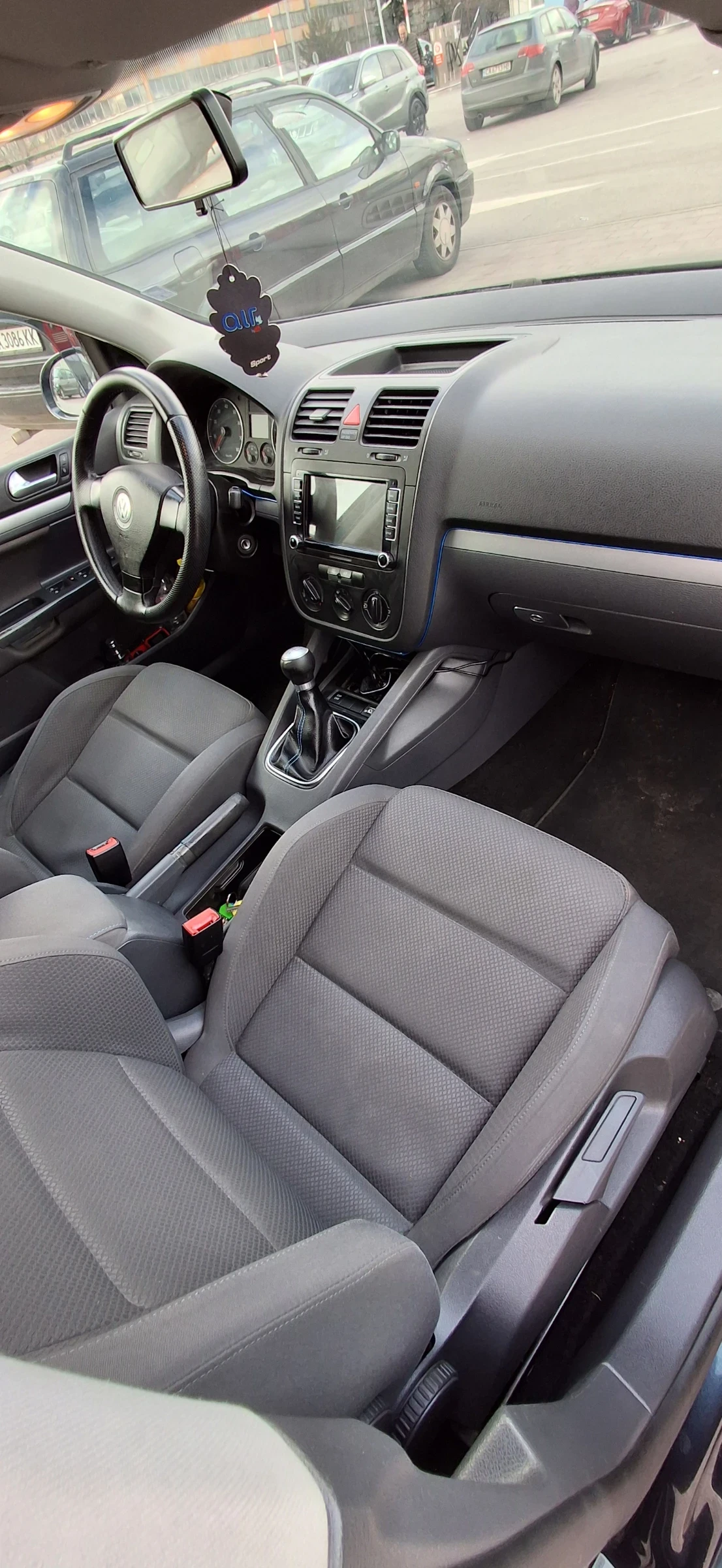 VW Golf 1.6газ, снимка 13 - Автомобили и джипове - 53610015