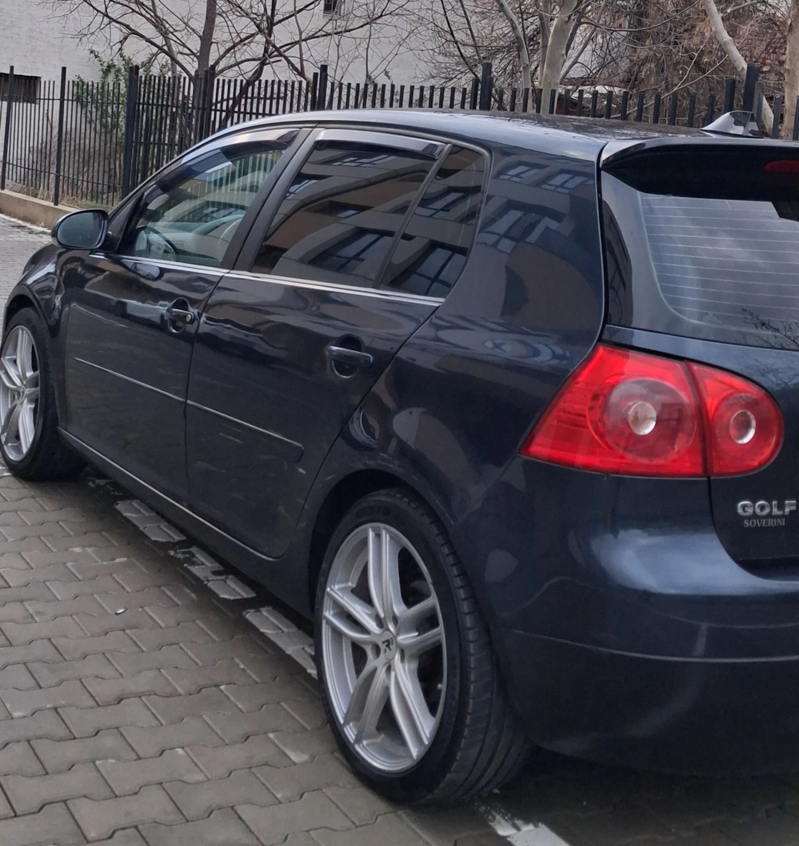 VW Golf 1.6газ, снимка 17 - Автомобили и джипове - 53610015