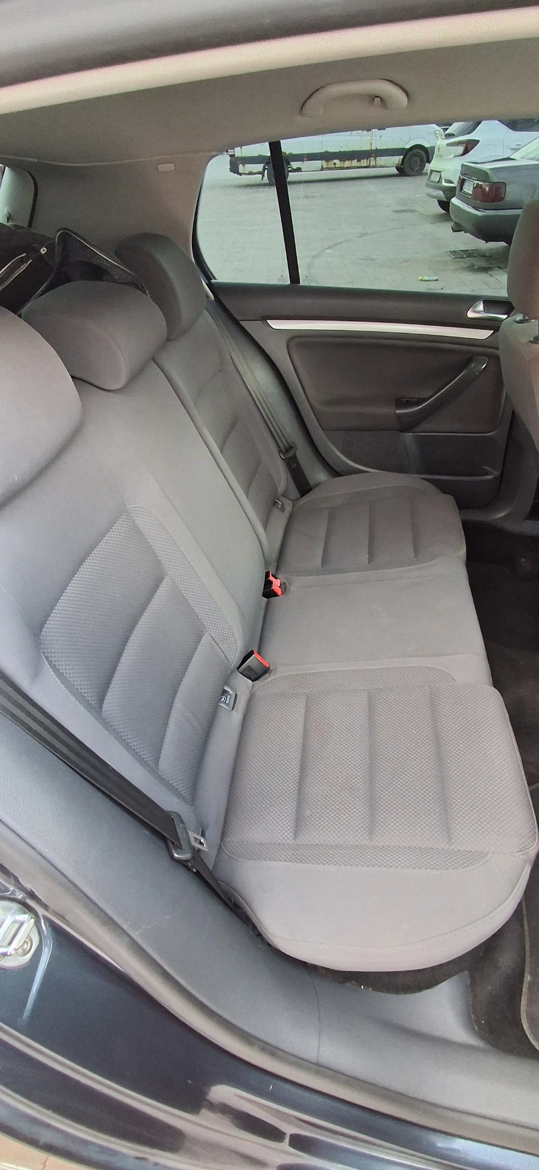 VW Golf 1.6газ, снимка 11 - Автомобили и джипове - 53610015