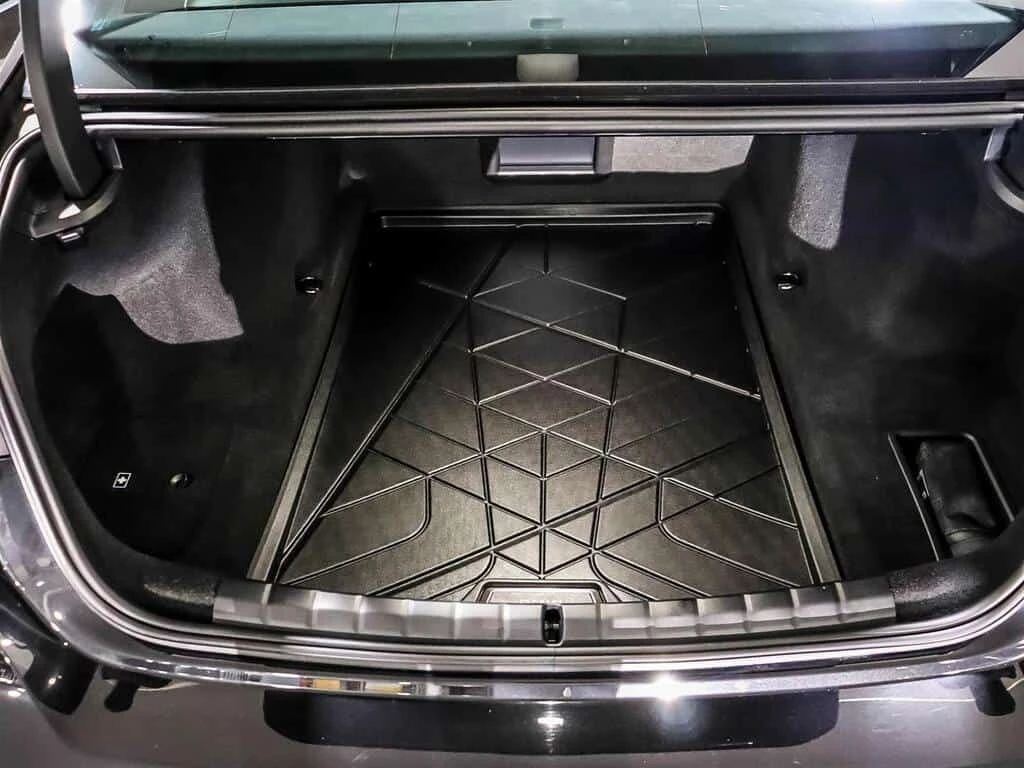 BMW 760 I| B&W SOUND| MAСАЖИ| HUD| 360 КАМЕРИ| SKY LOUNGE , снимка 11 - Автомобили и джипове - 53784246