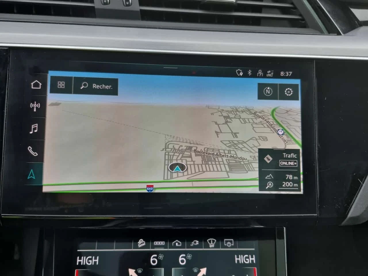 Audi E-Tron TECHNIK| S-LINE| HUD| 360| PANORAMA| ОБДУХВАНЕ| , снимка 10 - Автомобили и джипове - 53996848