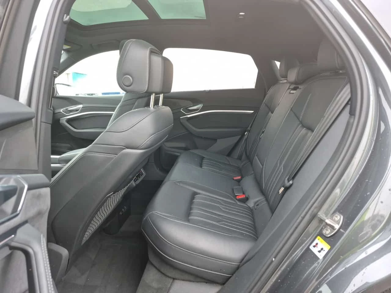 Audi E-Tron TECHNIK| S-LINE| HUD| 360| PANORAMA| ОБДУХВАНЕ| , снимка 11 - Автомобили и джипове - 53996848