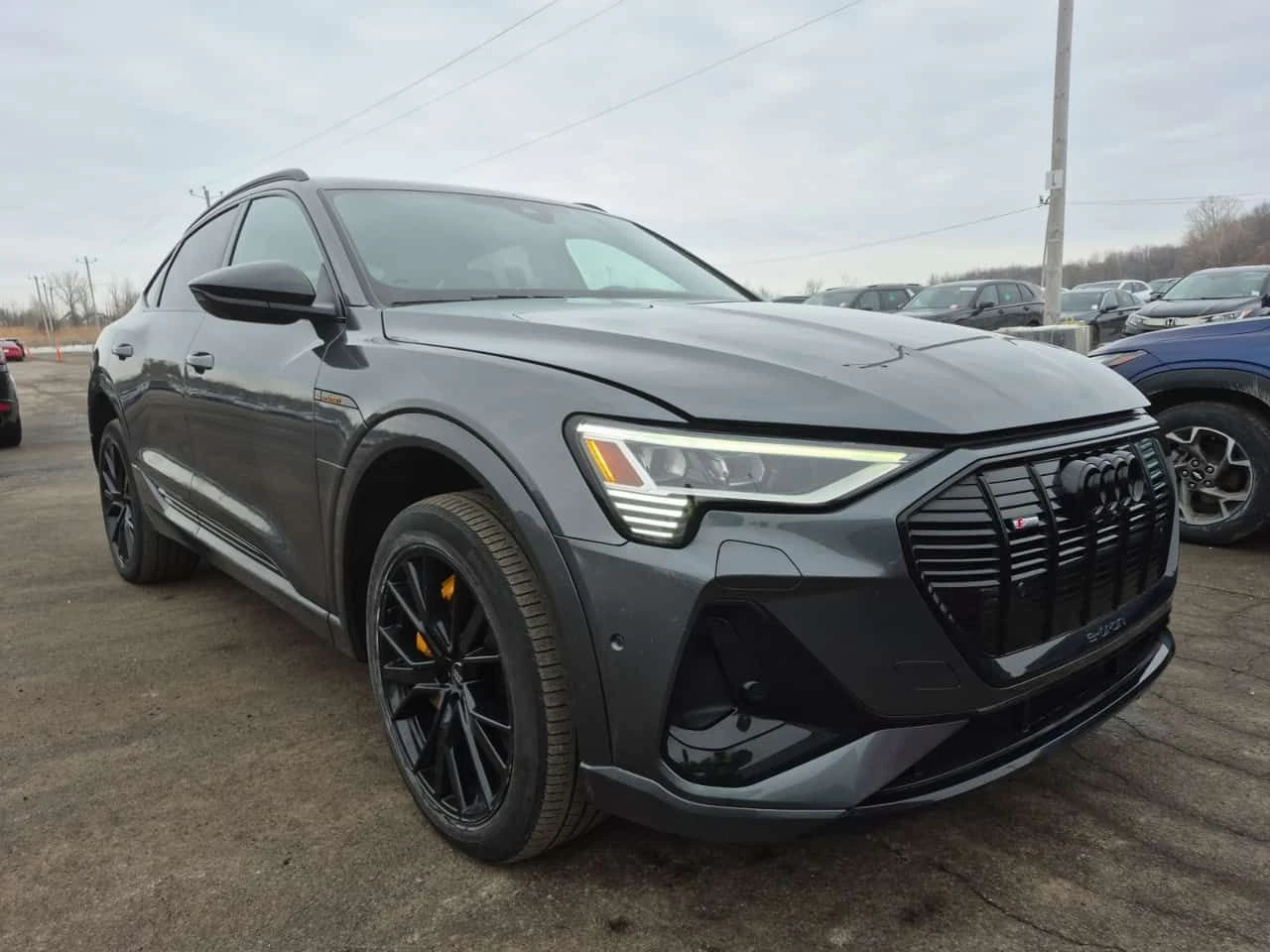 Audi E-Tron TECHNIK| S-LINE| HUD| 360| PANORAMA| ОБДУХВАНЕ| , снимка 2 - Автомобили и джипове - 53996848