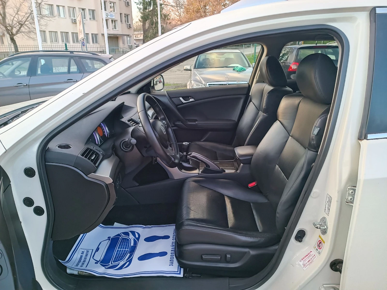 Honda Accord 2.4i-201кс-ШВЕЙЦАРИЯ-РЪЧКА-6ск, снимка 9 - Автомобили и джипове - 54128341
