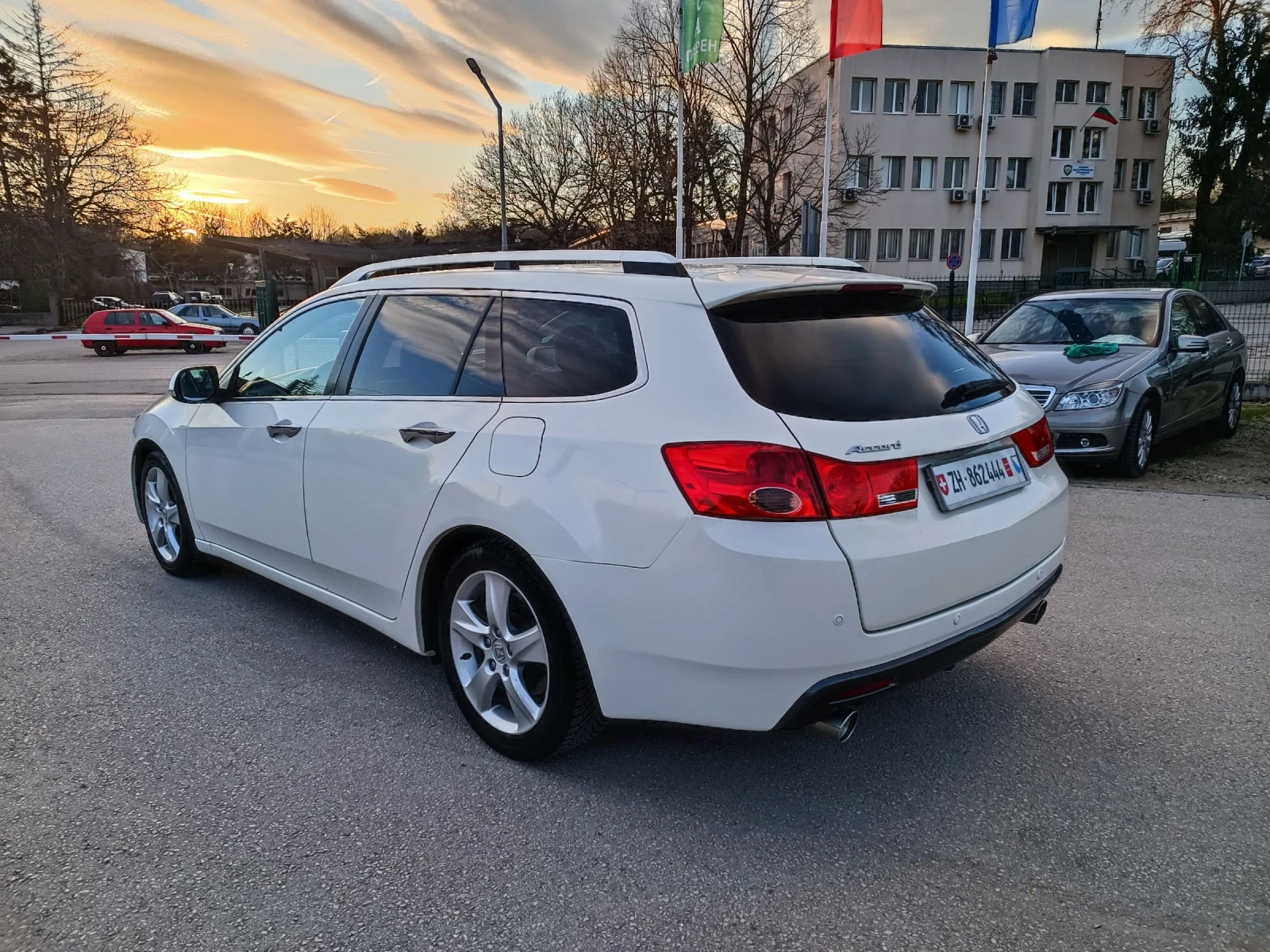 Honda Accord 2.4i-201кс-ШВЕЙЦАРИЯ-РЪЧКА-6ск, снимка 6 - Автомобили и джипове - 54128341