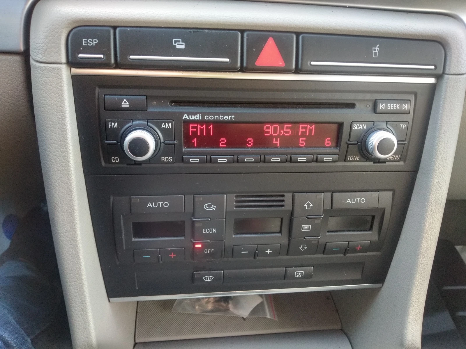 Audi A4 2.0 TFSI, снимка 11 - Автомобили и джипове - 54387333