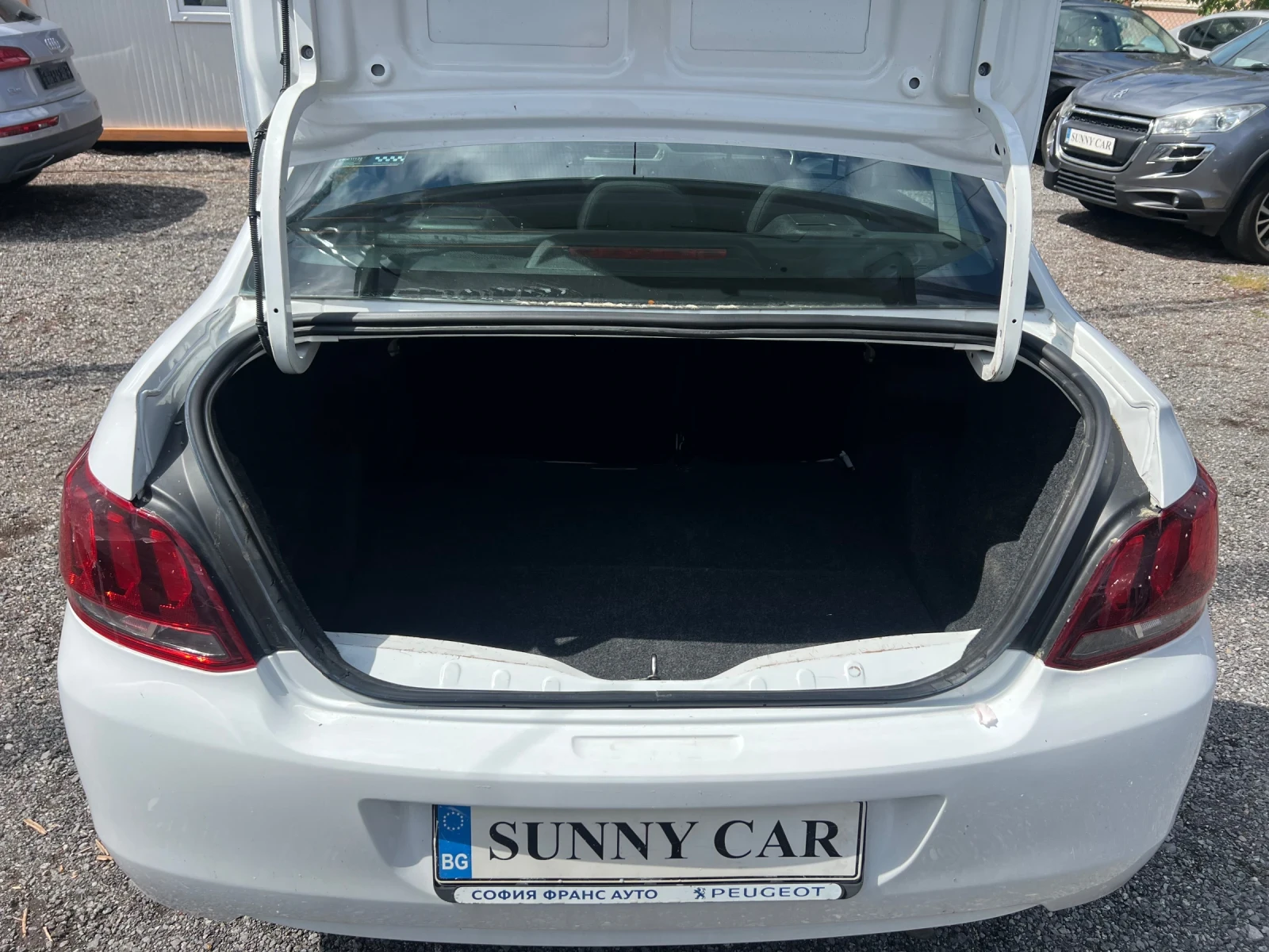 Peugeot 301 1.2 Фабрична газ, снимка 15 - Автомобили и джипове - 54565783