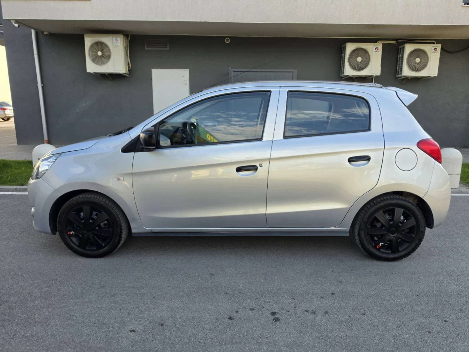 Mitsubishi Space star, снимка 4 - Автомобили и джипове - 54691819