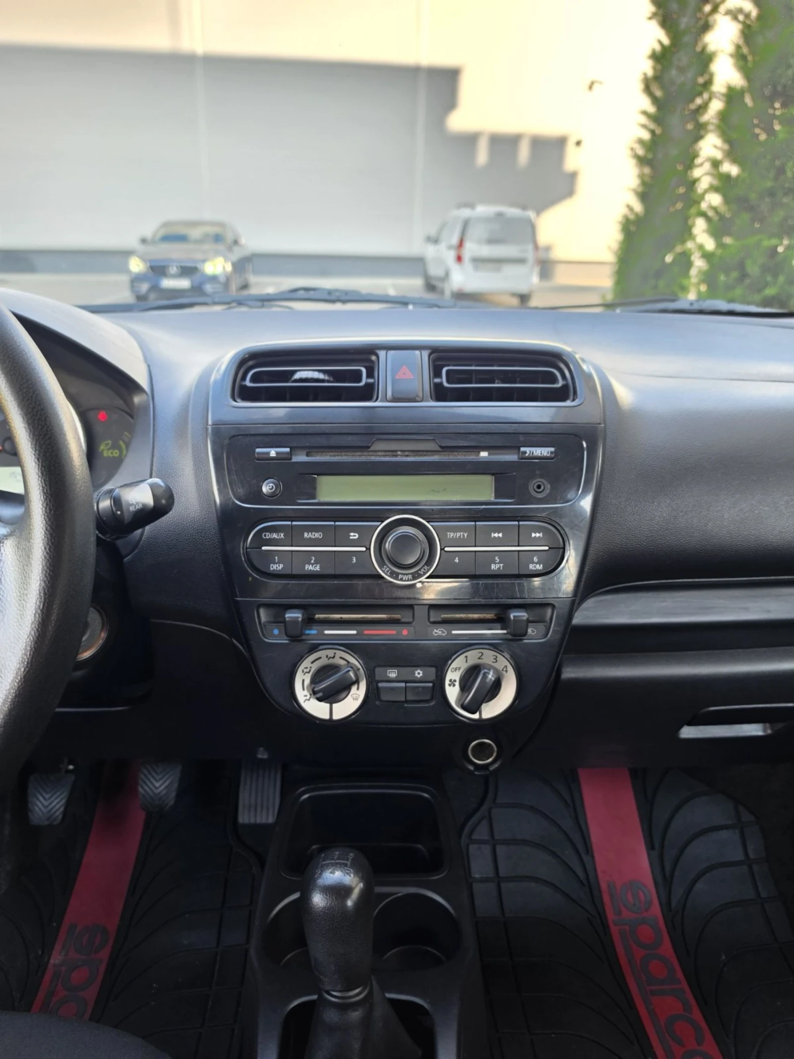 Mitsubishi Space star, снимка 13 - Автомобили и джипове - 54691819