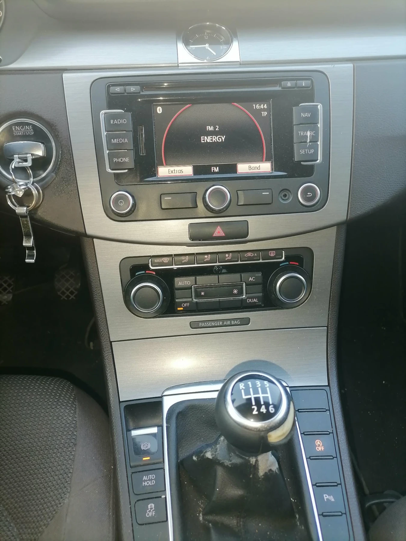 VW Passat 1.6, снимка 12 - Автомобили и джипове - 54777422
