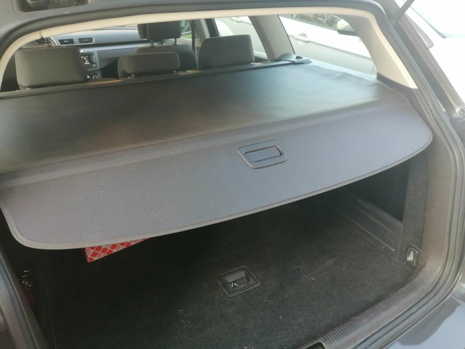VW Passat 1.6, снимка 7 - Автомобили и джипове - 54777422