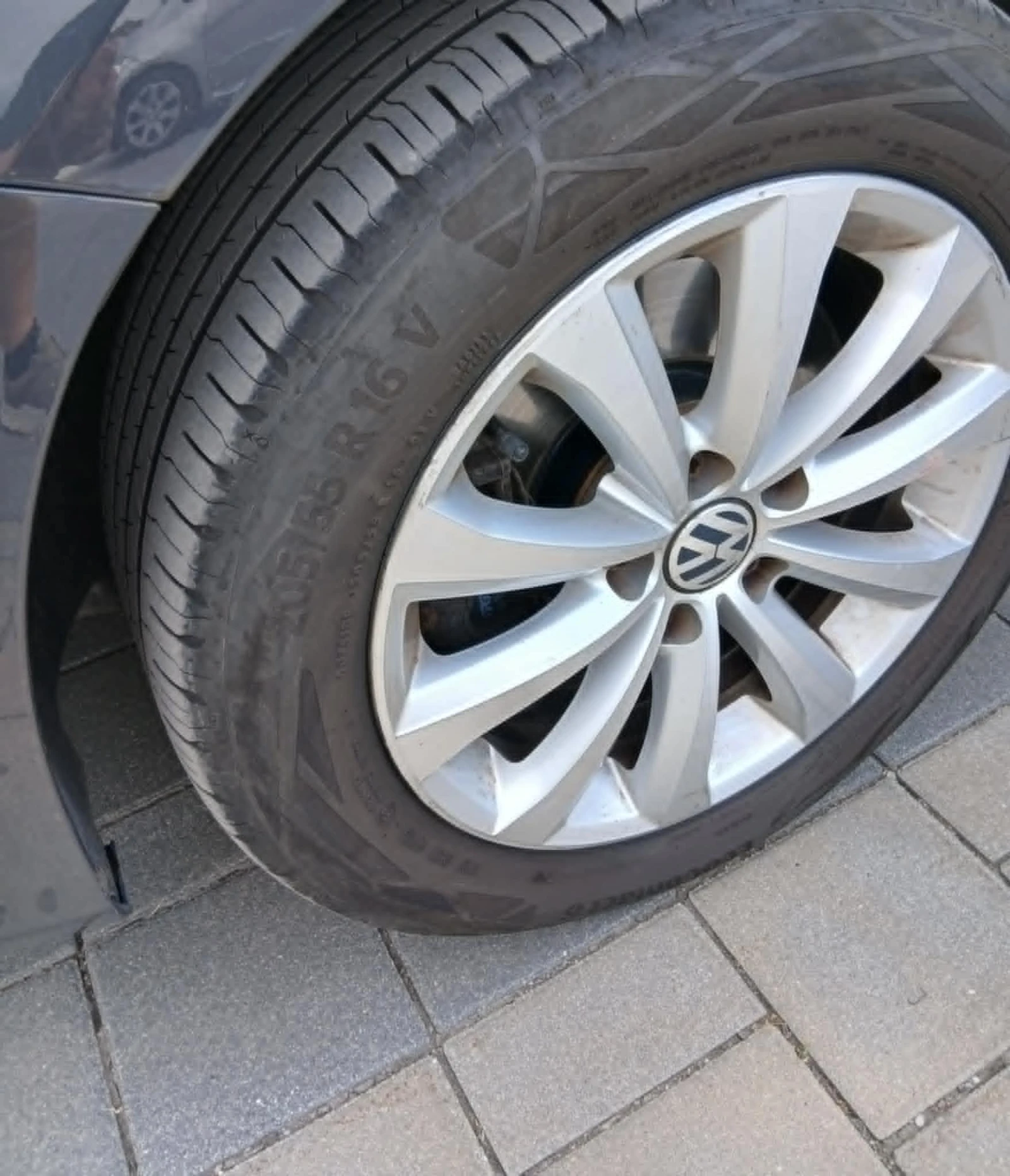 VW Passat 2.0 TDI, снимка 15 - Автомобили и джипове - 54966065