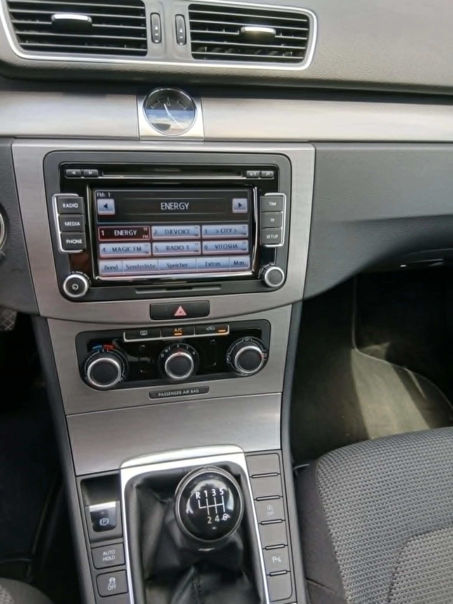 VW Passat 2.0 TDI, снимка 10 - Автомобили и джипове - 54966065