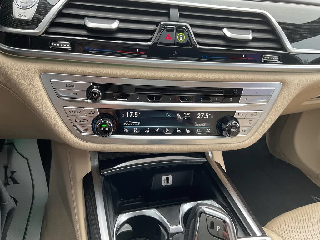 BMW 750 LI /HEAD UP/360/EKPAHИ/FIRST CLASS/PANO, снимка 10 - Автомобили и джипове - 55118523