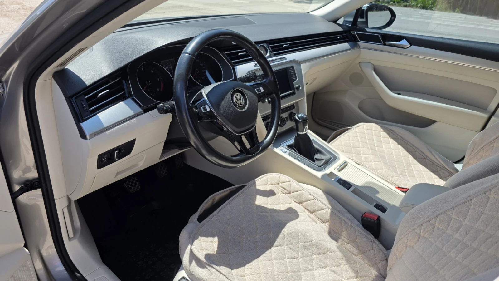 VW Passat, снимка 5 - Автомобили и джипове - 55424859