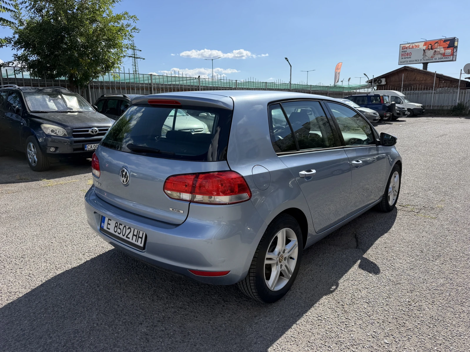VW Golf 1.6* ГАЗ* РЕГИСТРИРАН* * * , снимка 5 - Автомобили и джипове - 55948626