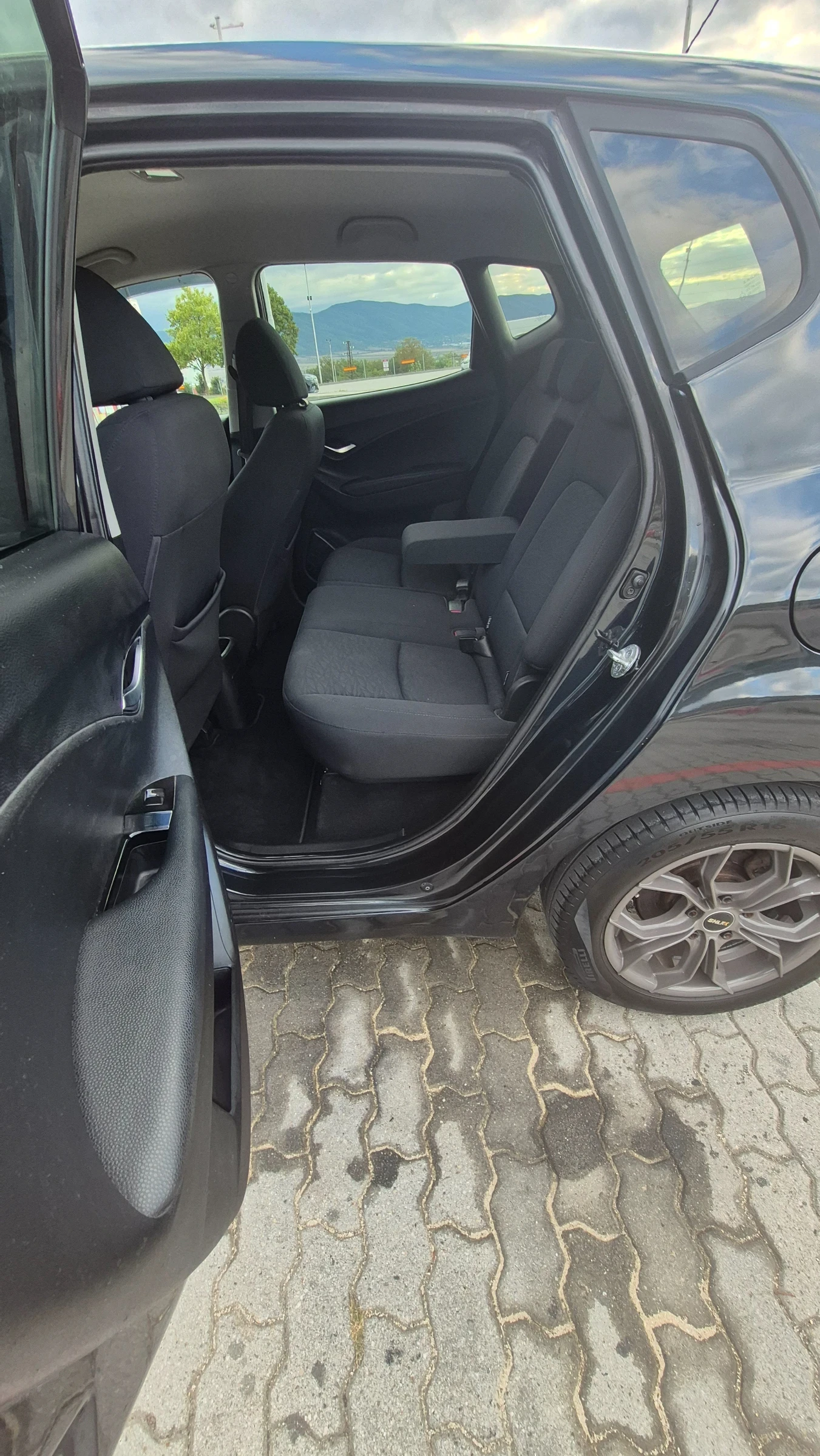 Hyundai Ix20, снимка 9 - Автомобили и джипове - 56247520