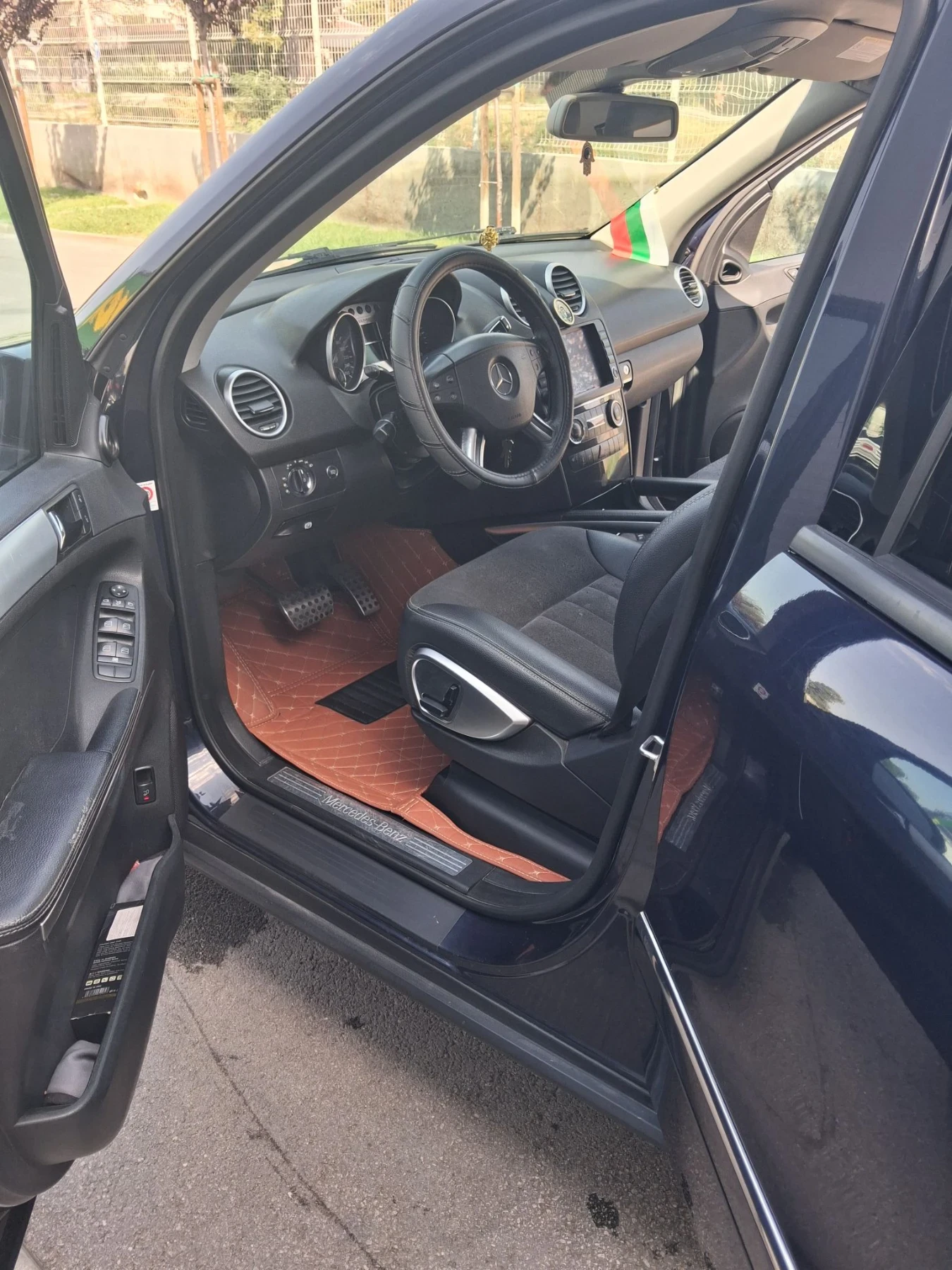 Mercedes-Benz 320, снимка 2 - Автомобили и джипове - 56259702