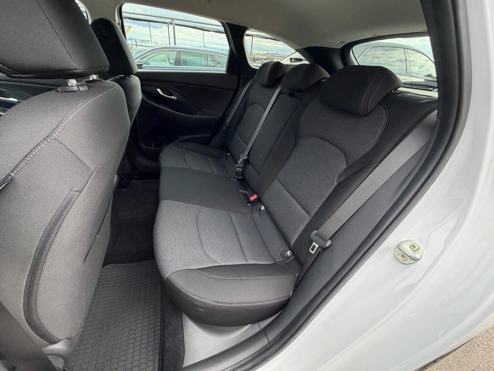 Hyundai I30 1.6CRDI 116�.� Facelift | Mobile.bg � ����������� 15