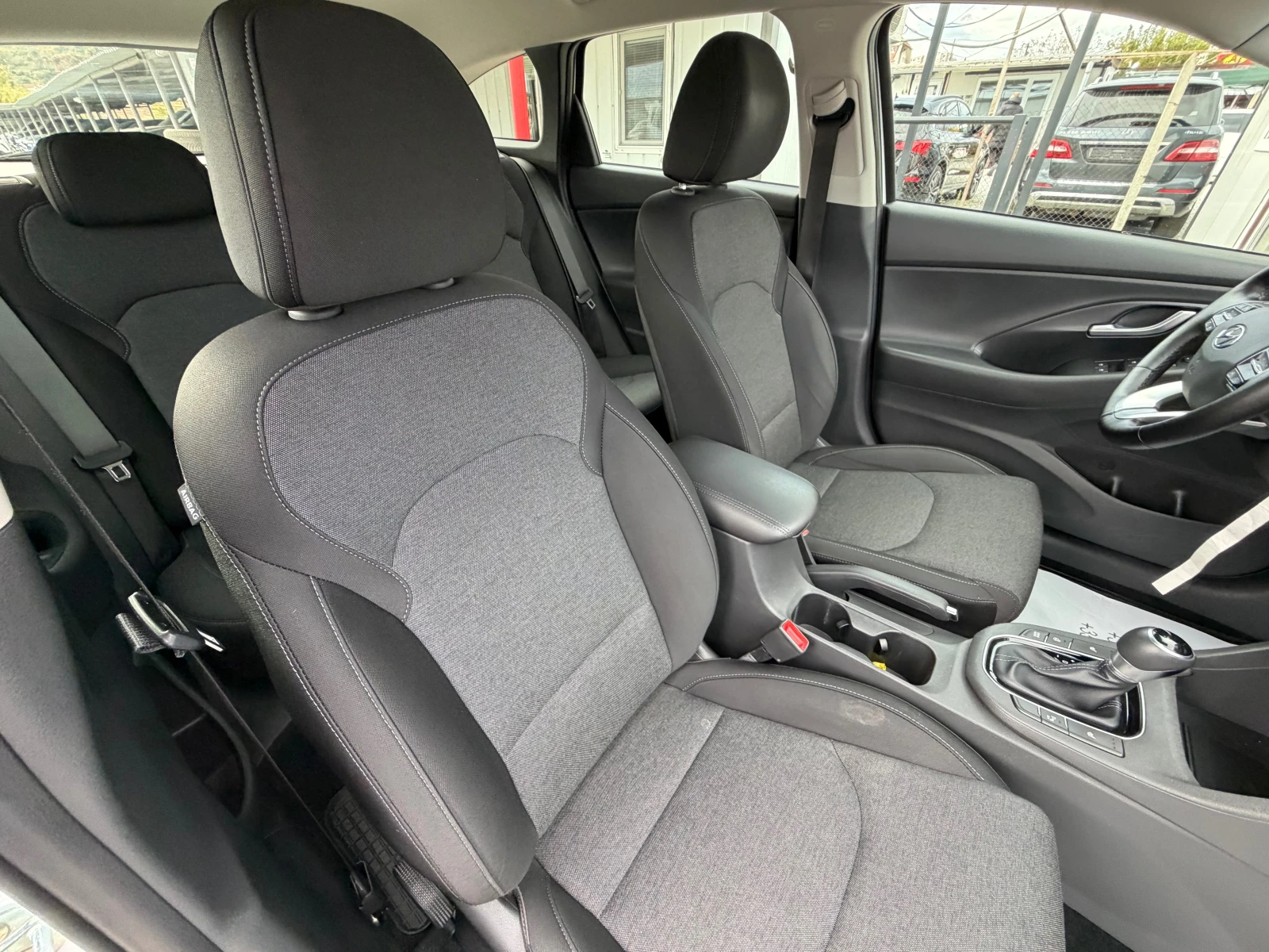 Hyundai I30 1.6CRDI 116�.� Facelift | Mobile.bg � ����������� 8