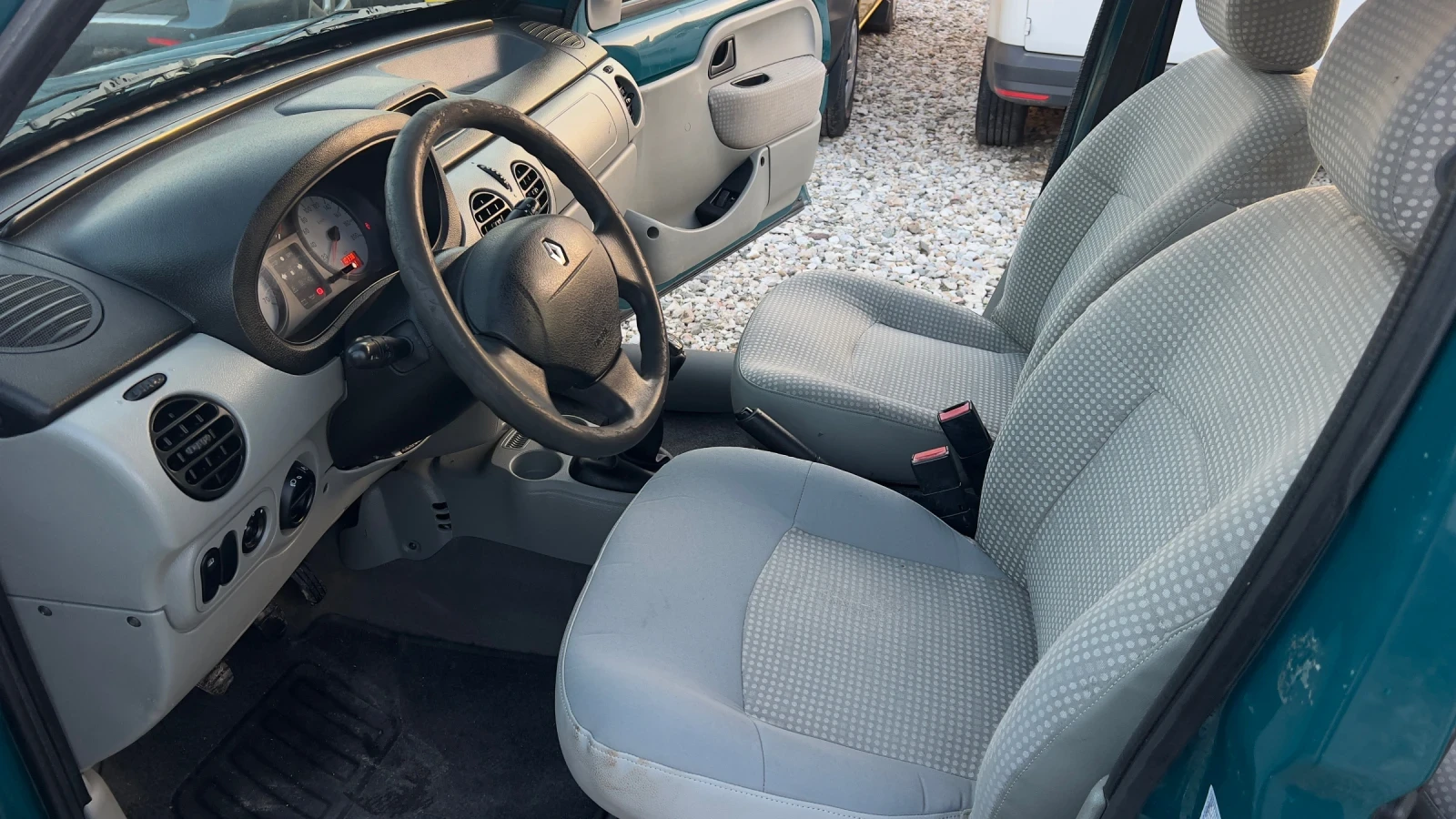 Renault Kangoo 1.5 DCI Klima, снимка 7 - Автомобили и джипове - 56616662