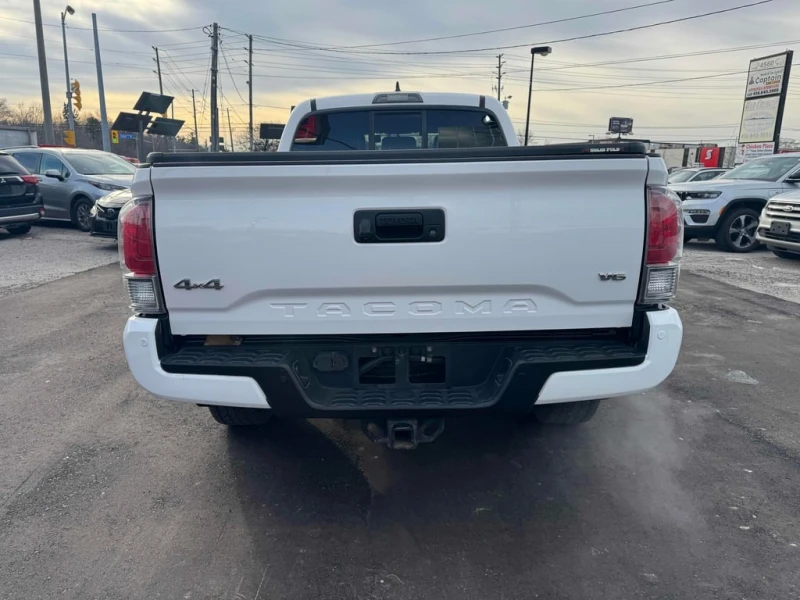 Toyota Tacoma * Limited * CARFAX * БЕЗ ПЪРВОНАЧАЛНА ВНОСКА, снимка 4 - Автомобили и джипове - 52969830