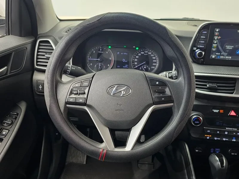 Hyundai Tucson  2.0 4Wd Smart, снимка 11 - Автомобили и джипове - 55348840