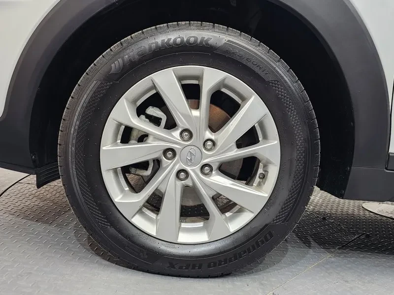 Hyundai Tucson  2.0 4Wd Smart, снимка 4 - Автомобили и джипове - 55348840