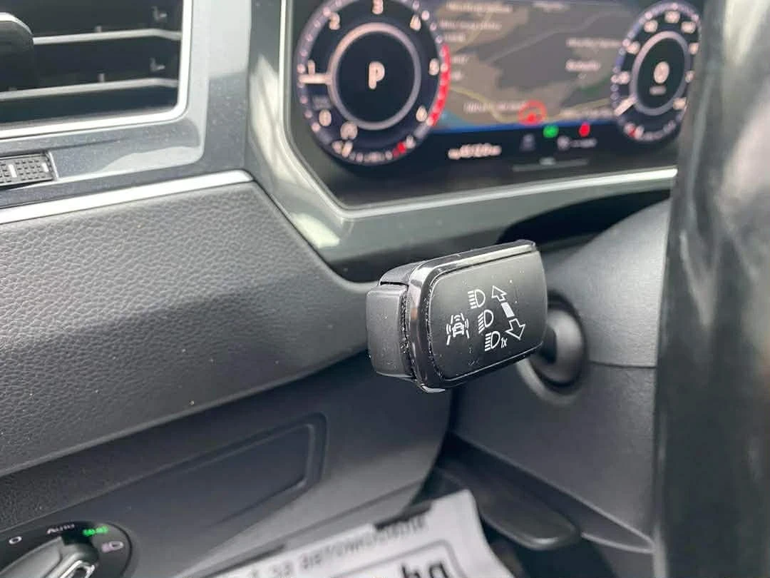 VW Tiguan 2.0 TDI 4MOTION, снимка 13 - Автомобили и джипове - 53953127