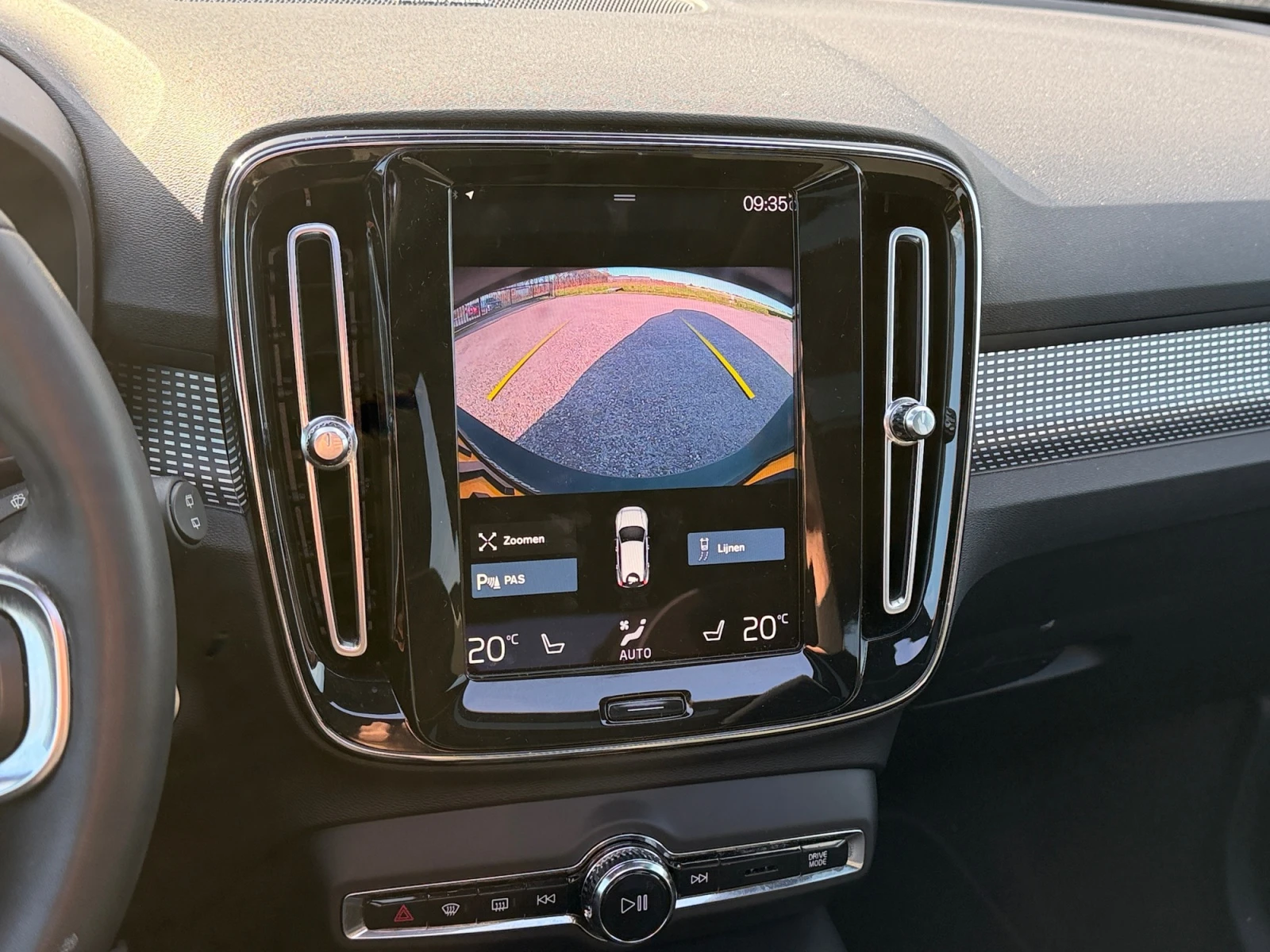 Volvo XC40 T5 R-Design, снимка 14 - Автомобили и джипове - 54467140