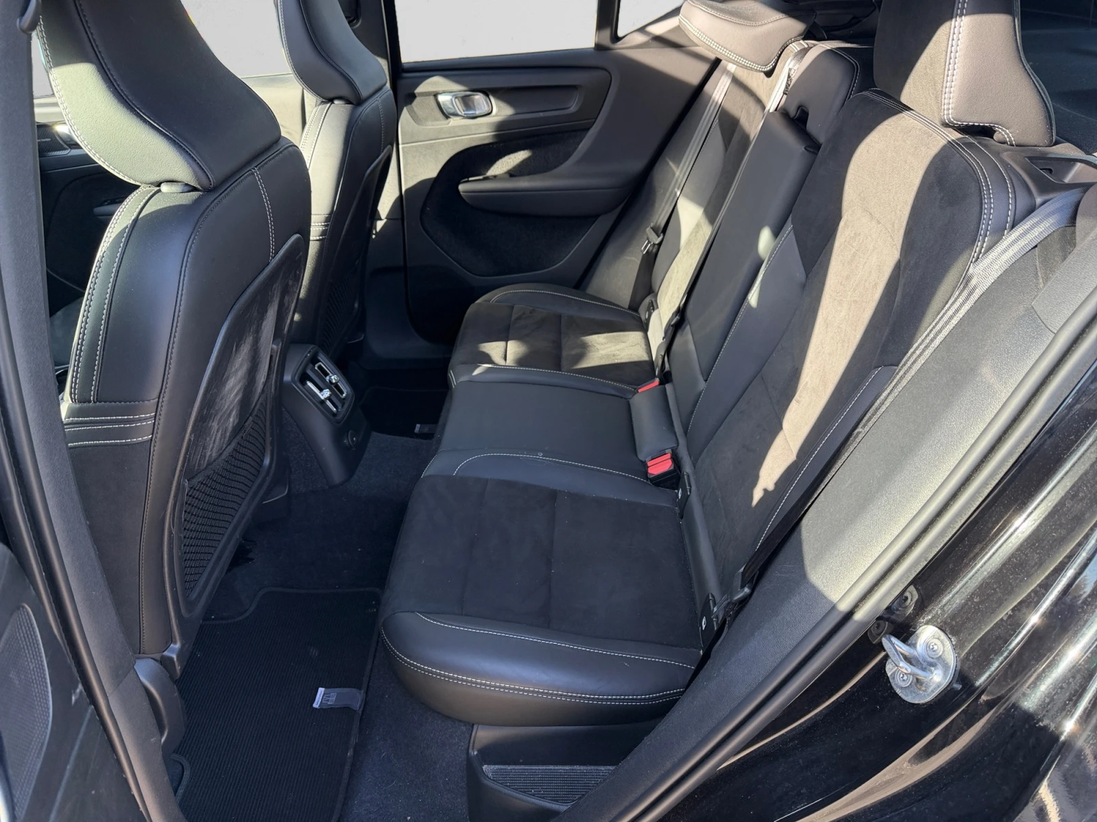 Volvo XC40 T5 R-Design, снимка 15 - Автомобили и джипове - 54467140