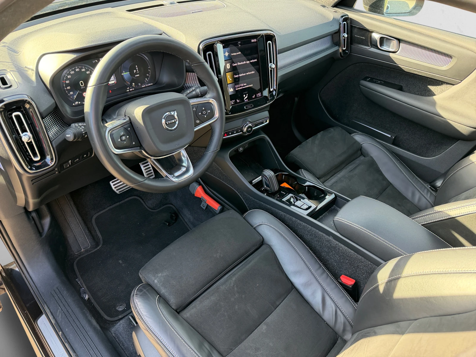Volvo XC40 T5 R-Design, снимка 11 - Автомобили и джипове - 54467140