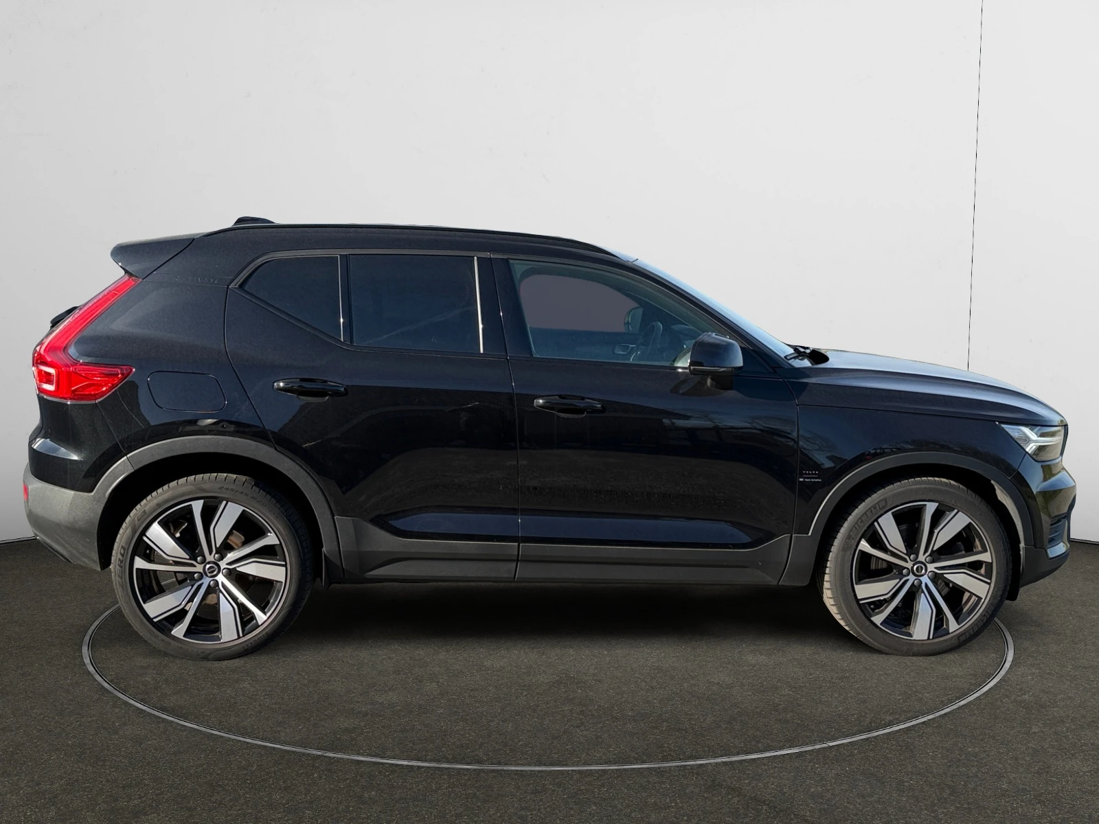 Volvo XC40 T5 R-Design, снимка 3 - Автомобили и джипове - 54467140