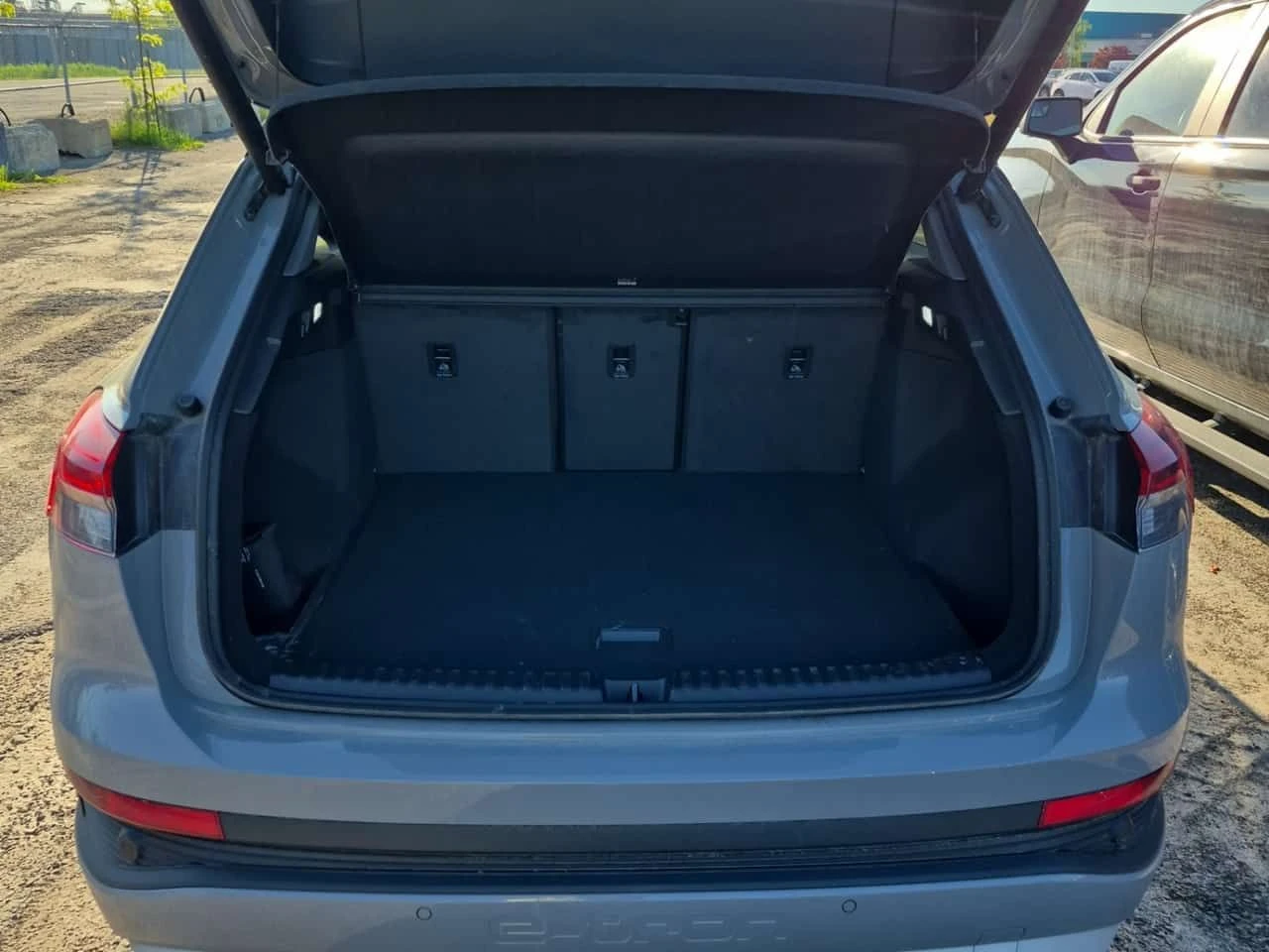 Audi Q4 E-TRON 55 QUATTRO| 2 �����| 360| ����| CARFAX | Mobile.bg � ����������� 4
