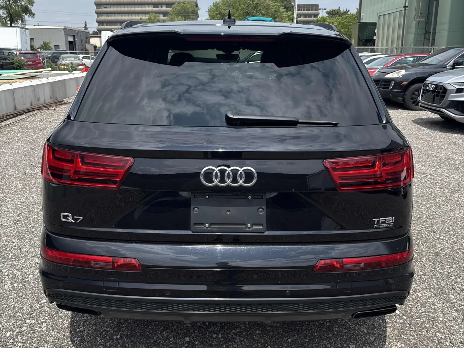 Audi Q7 Technik * Keyless * CARFAX * АВТО КРЕДИТ * , снимка 5 - Автомобили и джипове - 54897100