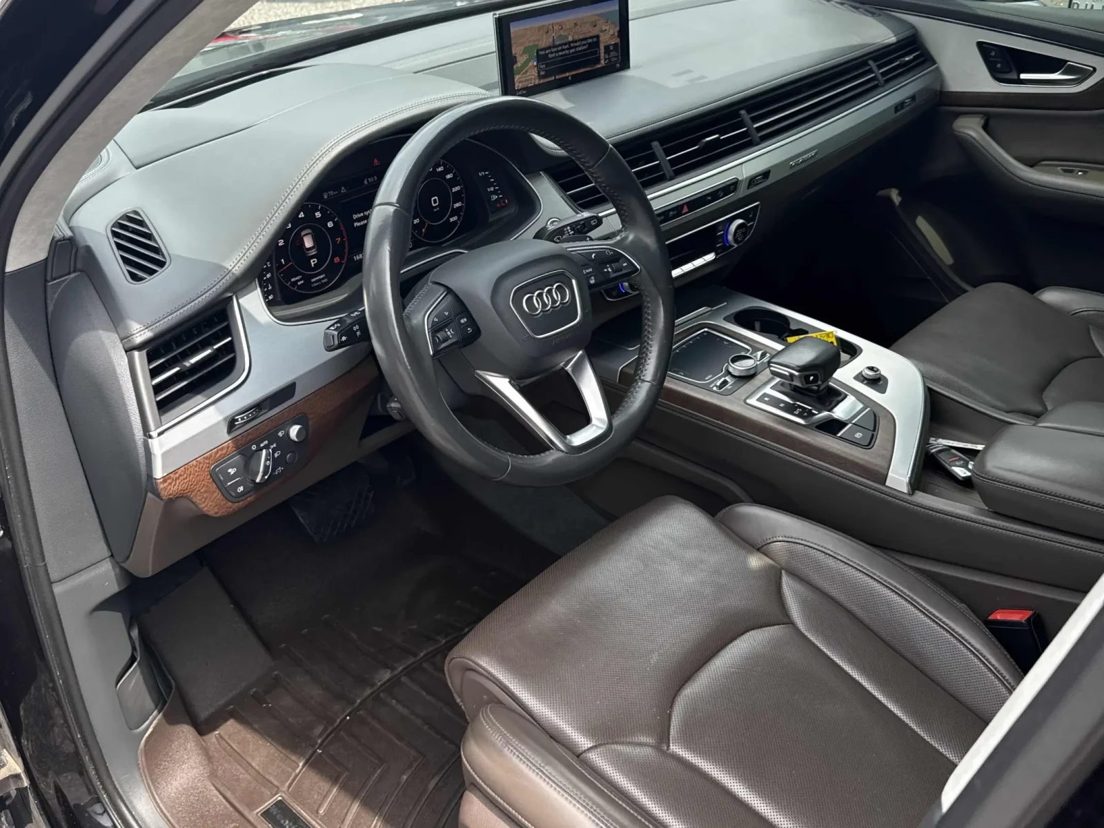Audi Q7 Technik * Keyless * CARFAX * АВТО КРЕДИТ * , снимка 7 - Автомобили и джипове - 54897100