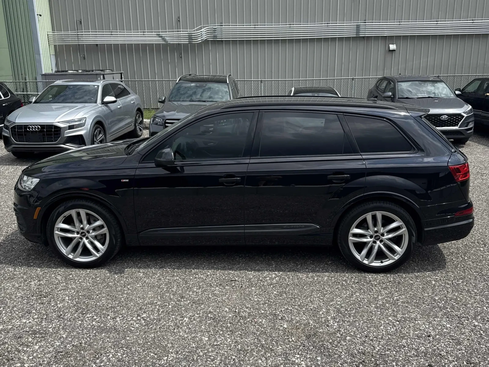 Audi Q7 Technik * Keyless * CARFAX * АВТО КРЕДИТ * , снимка 3 - Автомобили и джипове - 54897100
