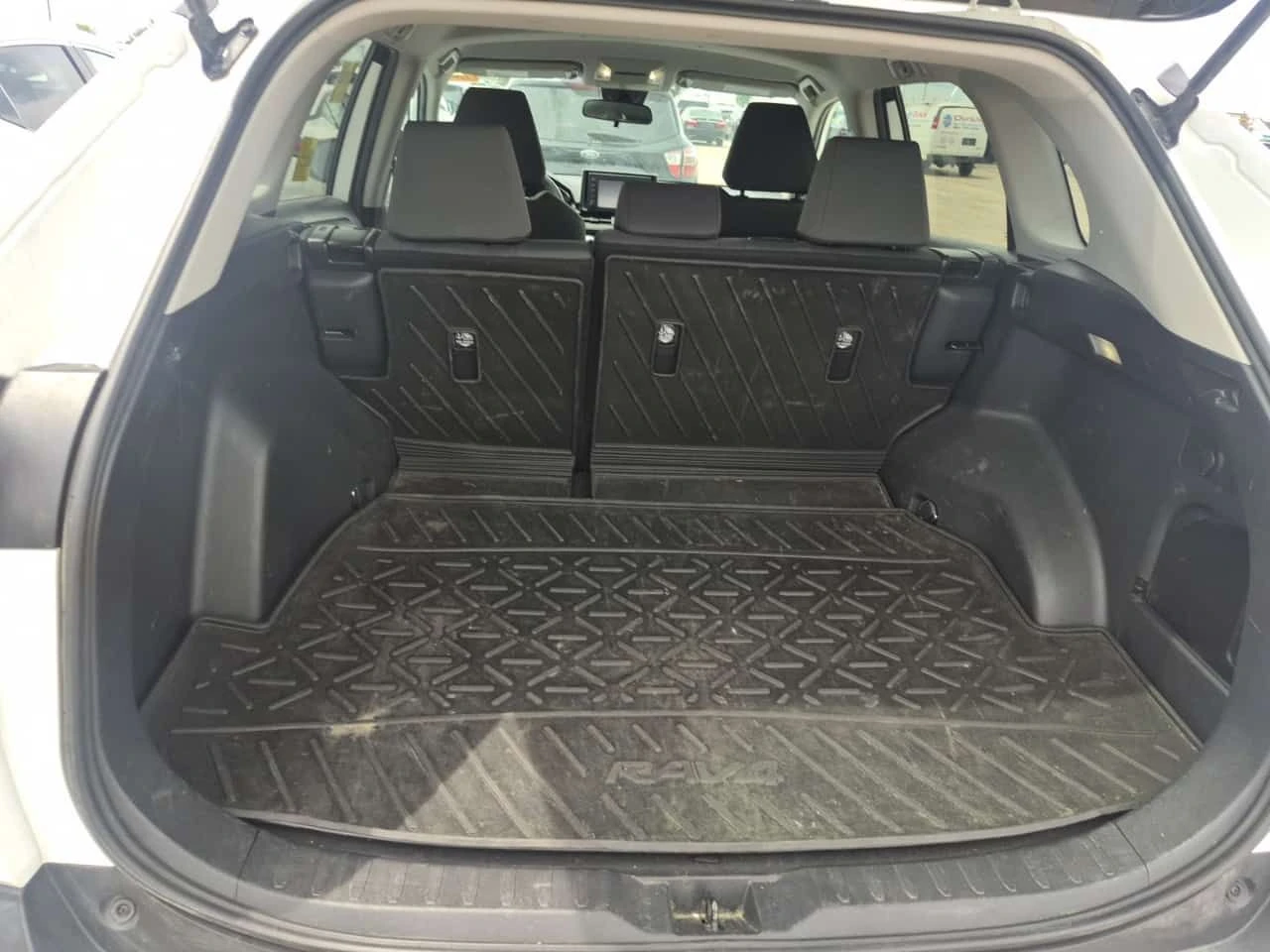 Toyota Rav4 * LE 2.L * CARFAX * 2 КЛЮЧА * АВТОКРЕДИТ * , снимка 12 - Автомобили и джипове - 55049292