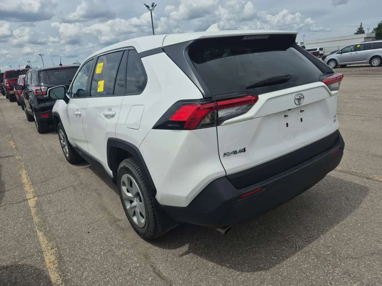 Toyota Rav4 * LE 2.L * CARFAX * 2 КЛЮЧА * АВТОКРЕДИТ * , снимка 4 - Автомобили и джипове - 55049292