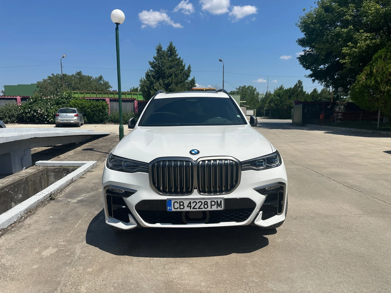 BMW X7 M50i
