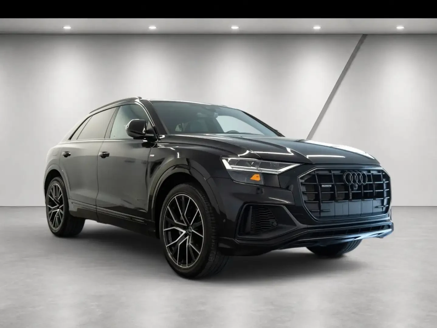Audi Q8 55TFSI* MATRIX* S* LINE* ОБДУХВАНЕ* ДИСТРОНИК* 