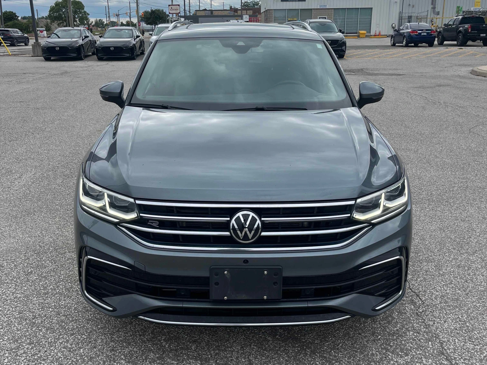 VW Tiguan Highline R Line / ПАНОРАМА / ОБДУХВАНЕ / CARFAX , снимка 5 - Автомобили и джипове - 56116743