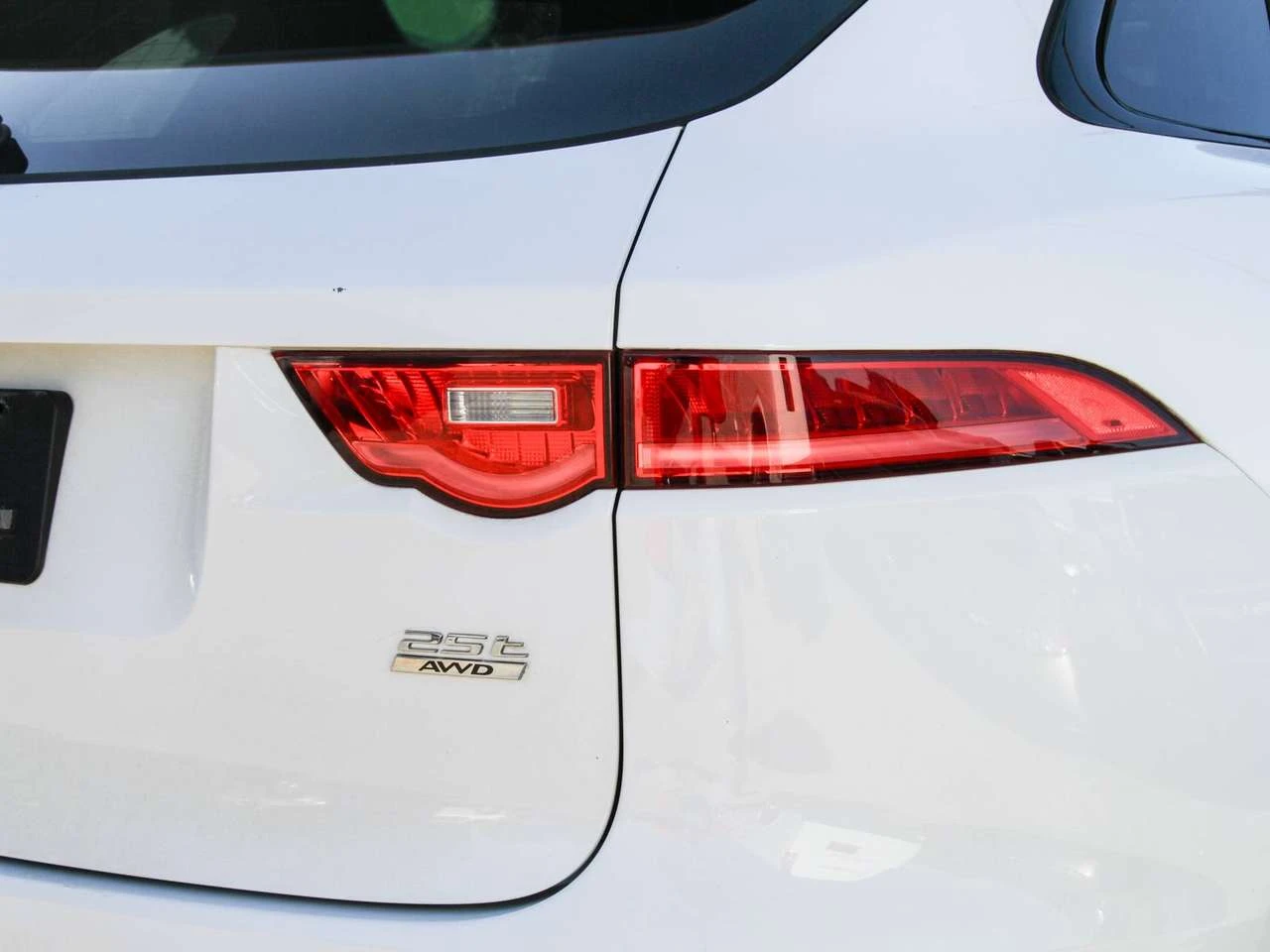Jaguar F-PACE PREMIUM, снимка 9 - Автомобили и джипове - 56433716