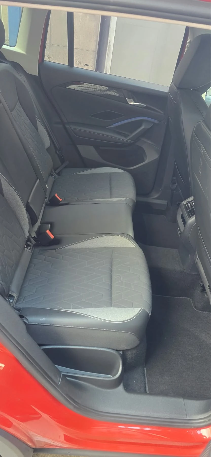 VW Tiguan, снимка 11 - Автомобили и джипове - 56547077