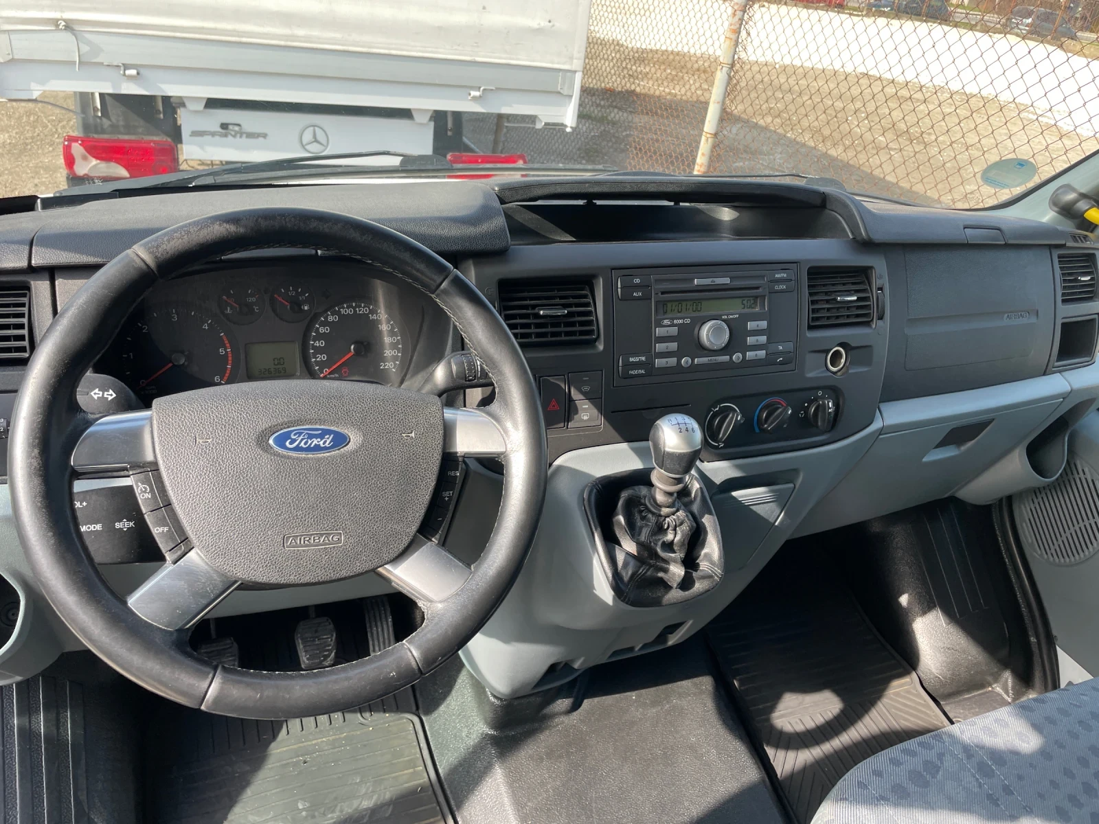 Ford Transit 2.2 CDTi /MAXI/ 2 x КЛИМА//TEMPOMAT, снимка 15 - Бусове и автобуси - 53708016